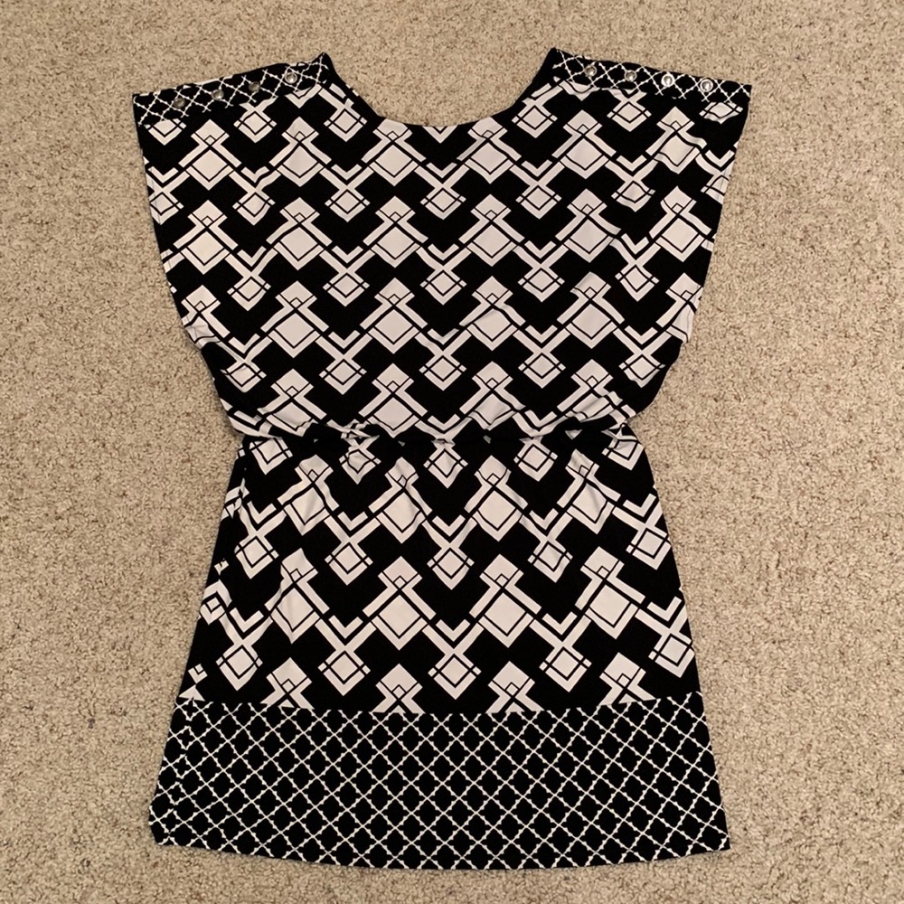 EUC - White House Black Market 
Black/White Dress
Size M